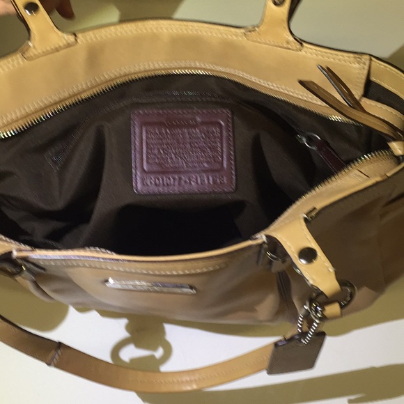 Coach - Picture 3 of 4